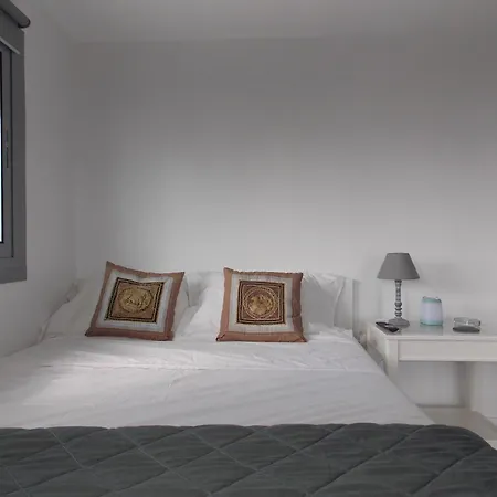 Feriehus Stunning Sea View Tiny House *